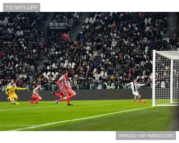 亚特兰大2-1克雷莫内塞,主队巩固欧战席位 亚特兰大2-1克雷莫内塞,主队巩固欧战席位