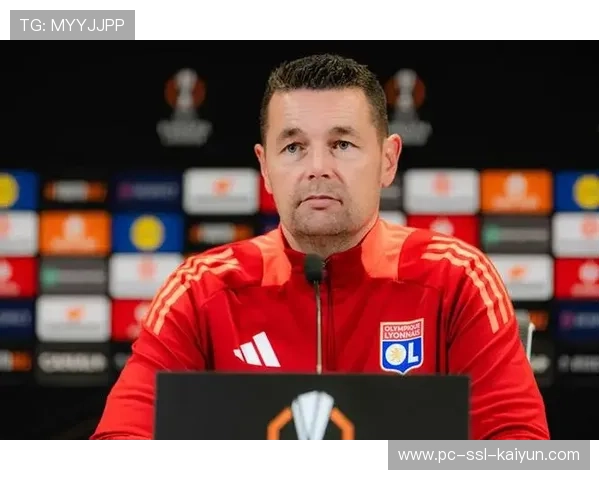 朗斯反超巴黎登顶积分榜,法甲争冠格局生变 朗斯反超巴黎登顶积分榜,法甲争冠格局生变